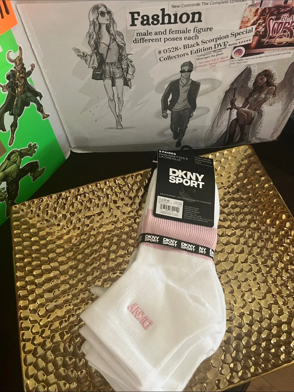 #3074** White & Pink Crew Socks